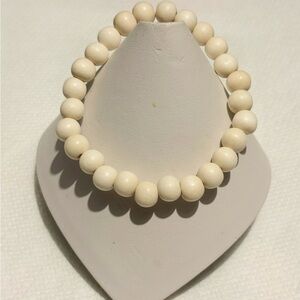 Elegant Cream Beaded Bracelet